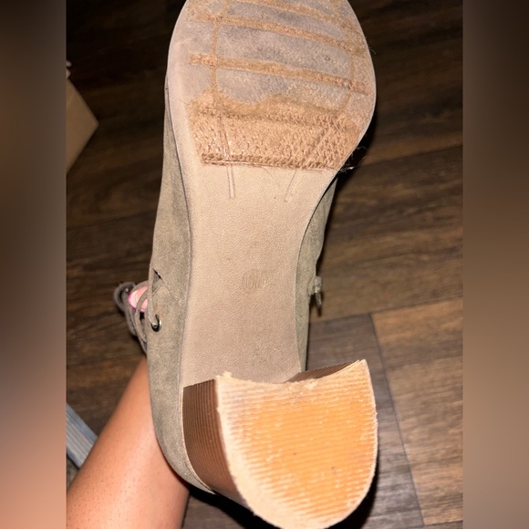 Peep toe booties - Picture 7 of 9